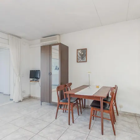 Port Primer-1 By Interhome *
